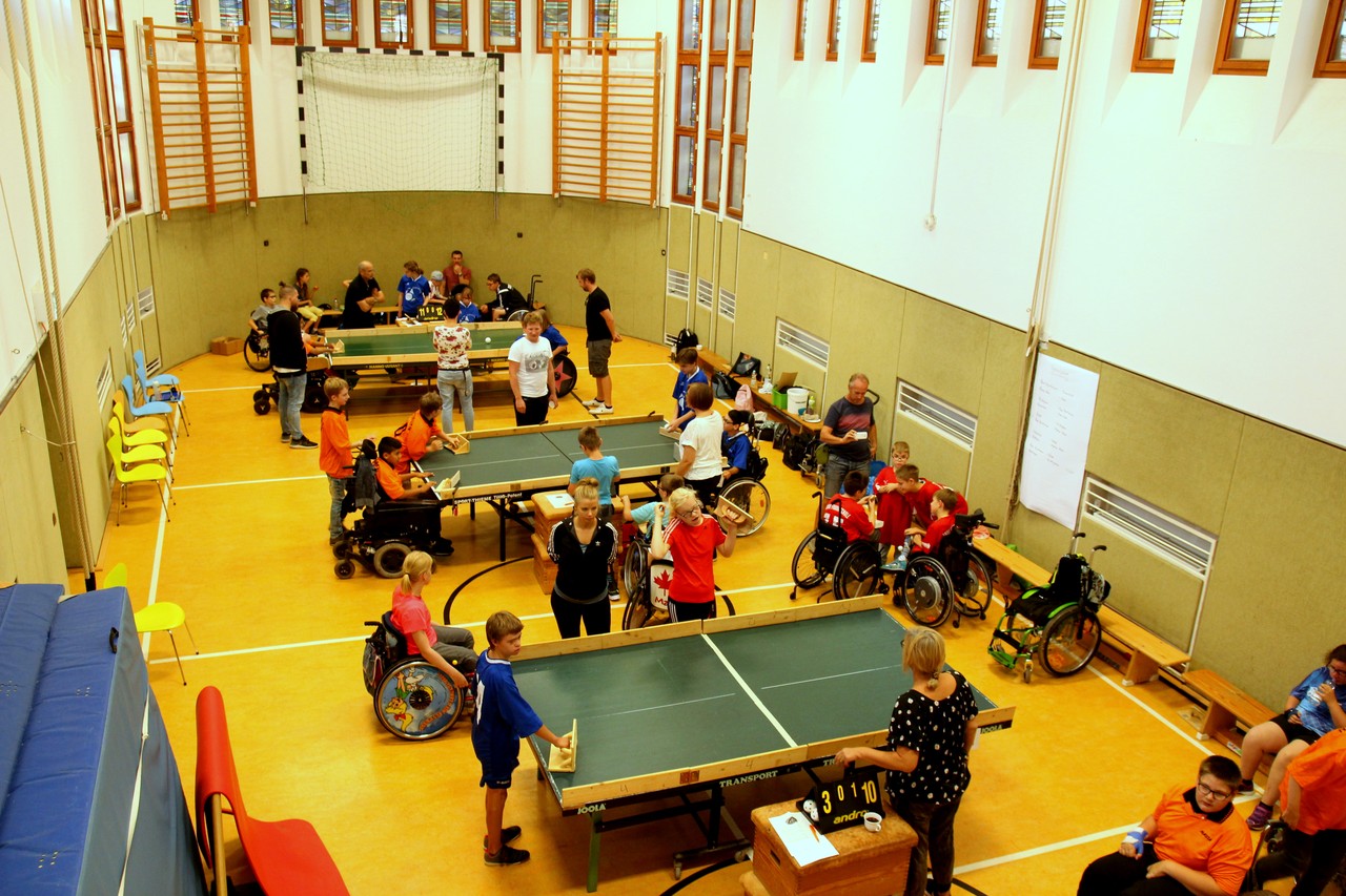 Polybat in der Turnhalle