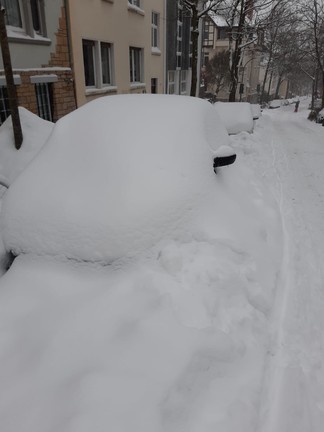 Auto im Schnee